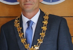 Cllr L Tomlinson 